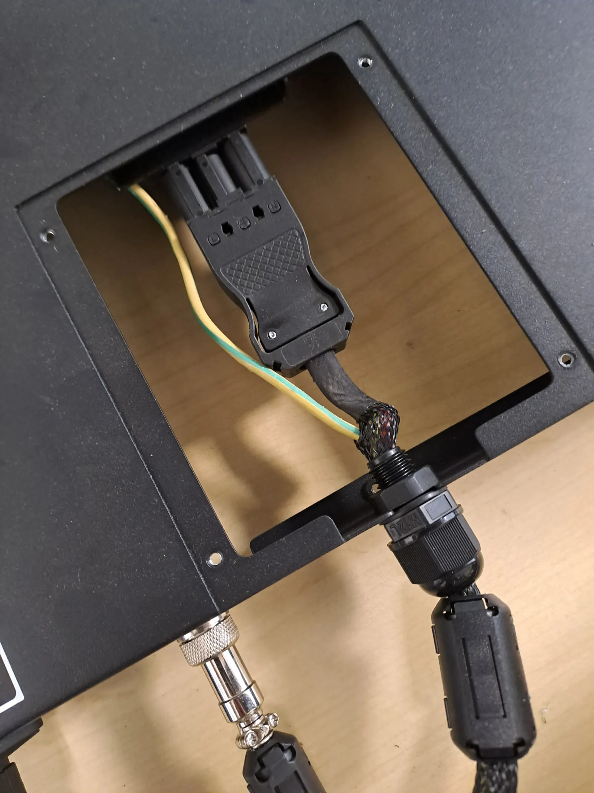 Cable gland